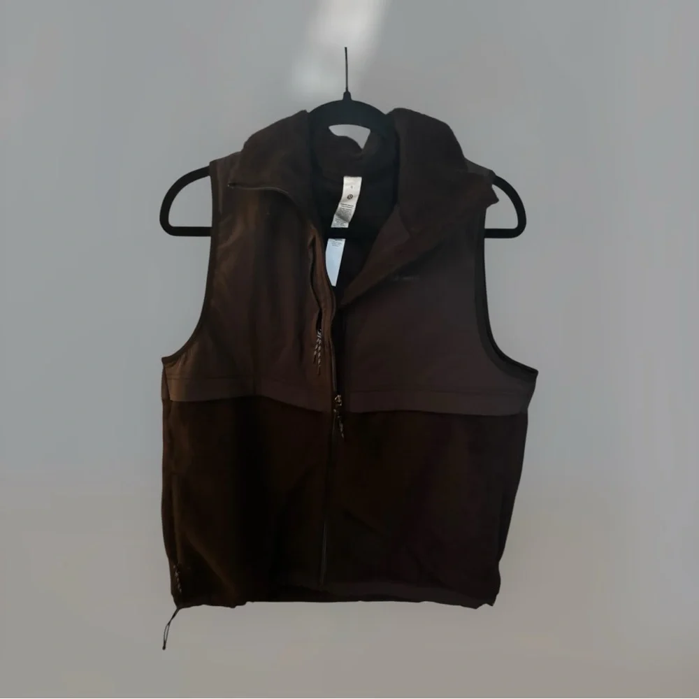 Lululemon Cinch-Hem Fleece Vest
Black / Super Dark - Picture 8 of 10